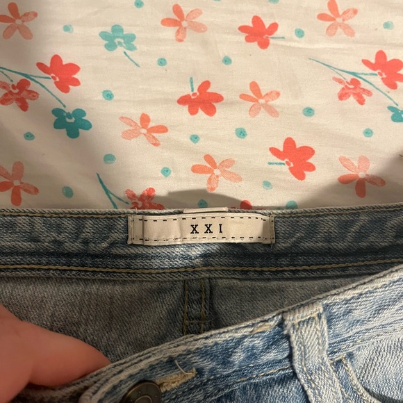 Forever 21 Jean shorts size 24 waist - Picture 3 of 4